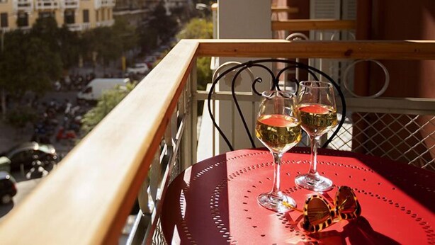 Family Apartment, 2 Bedrooms, Accessible, Kitchen | 1 bedroom, premium bedding, in-room safe, desk - Suitcase (Thessaloniki)