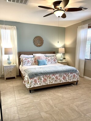 3 bedrooms, desk, iron/ironing board, free WiFi - Ideal location for relaxation and adventure close to Phoenix  (Goodyear)