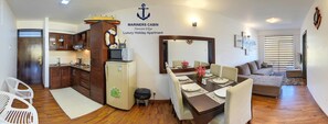 Maisonette, 2 Schlafzimmer, Bergblick | Wohnbereich | Flachbildfernseher