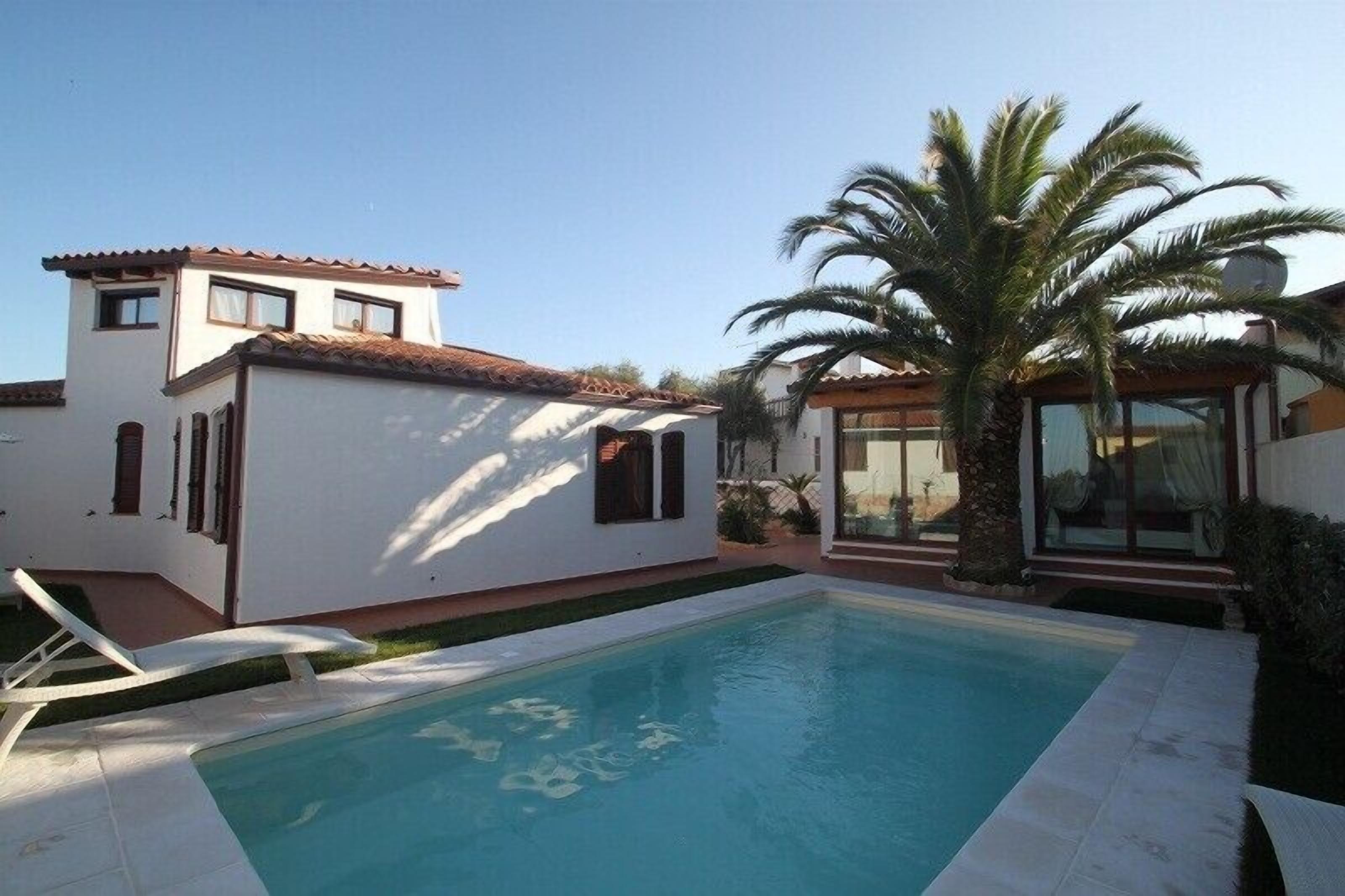 Piscina all'aperto, una piscina riscaldata