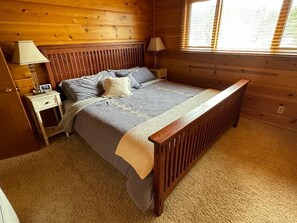 4 habitaciones, tabla de planchar con plancha, wifi y ropa de cama 