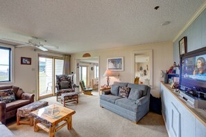 Fernseher, DVD-Player, Videothek, Stereoanlage