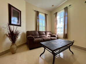 Smart TV - Fresh Water Canal Sunset Hide A Way North in Paradise,Naples,Florida (Naples)