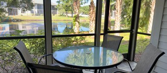CK-near Beaches and IMG, Pool, Tennis, Pickleball, Shorewalk condo 2 Bedroom/2 Bath lake view