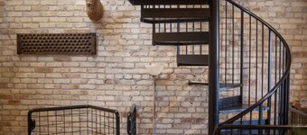 Historic Top-Floor Condo in Downtown Traverse City – Walk to Beaches & Dining