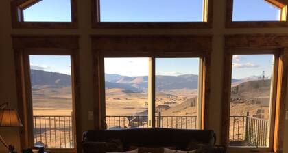 5 minutes from Granby Ranch, 18- Min from Winter Park, Gorgeous Views