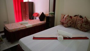 デスク、WiFi (無料)