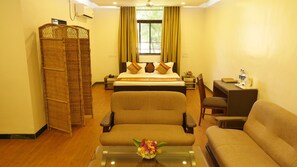 Suite | Living area