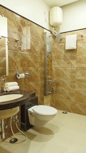 Suite | Bathroom