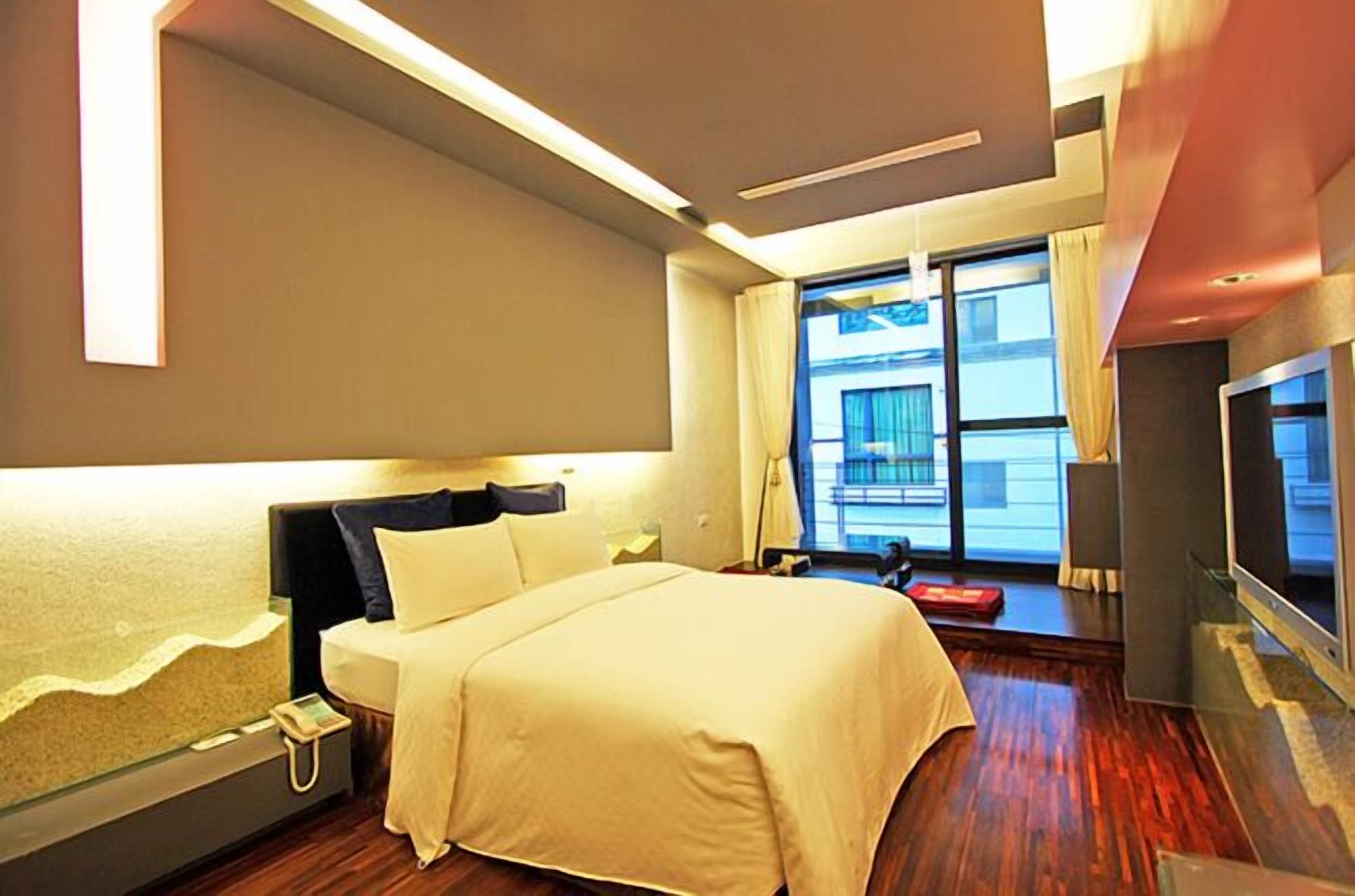 Design Double Room | Premium bedding, individually decorated, individually furnished