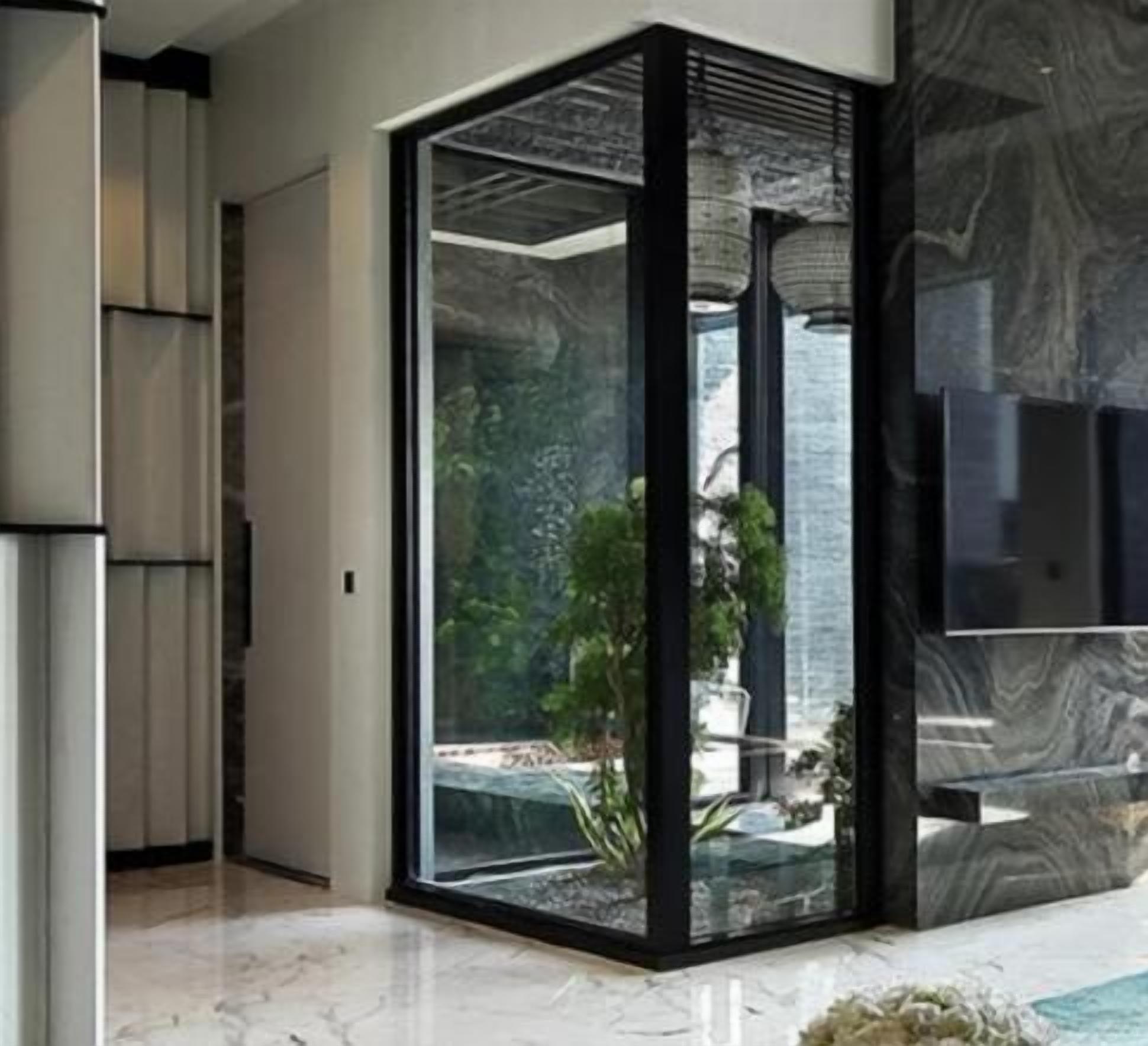 luxury double room, 1 king bed (check in after 21:00) | down duvets, minibar, desk, blackout curtains