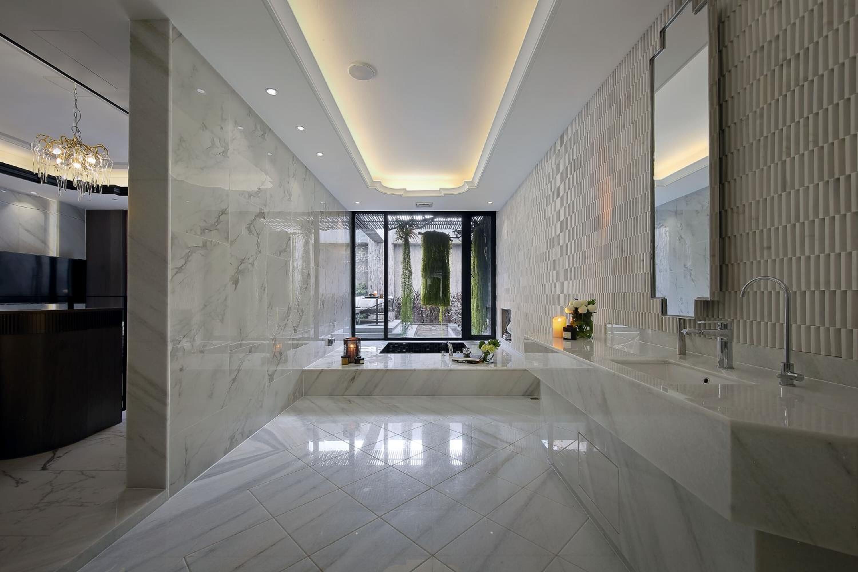 separate bathtub and shower, free toiletries, hair dryer, slippers