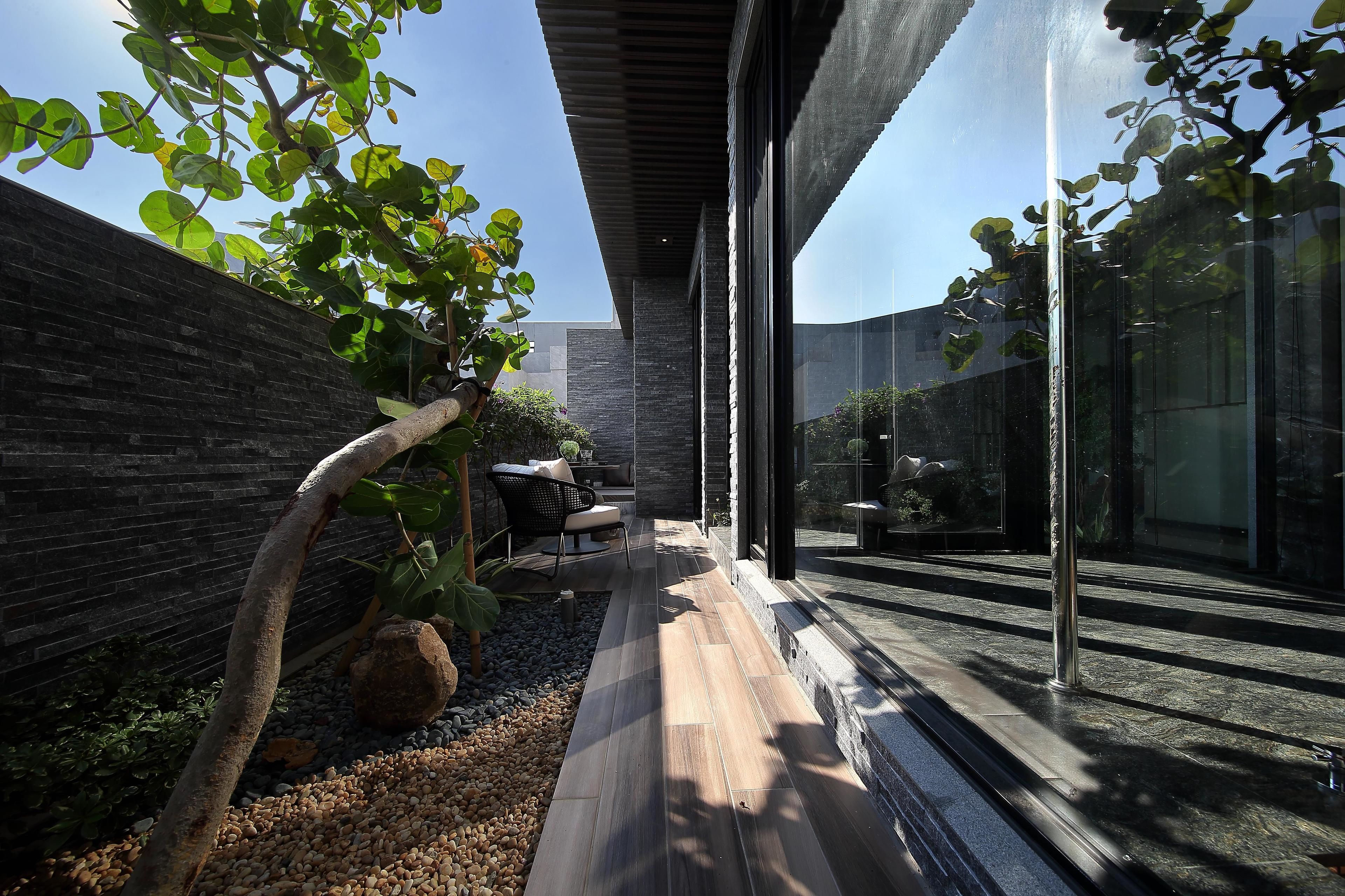 luxury double room, 1 king bed (check in after 21:00) | courtyard view