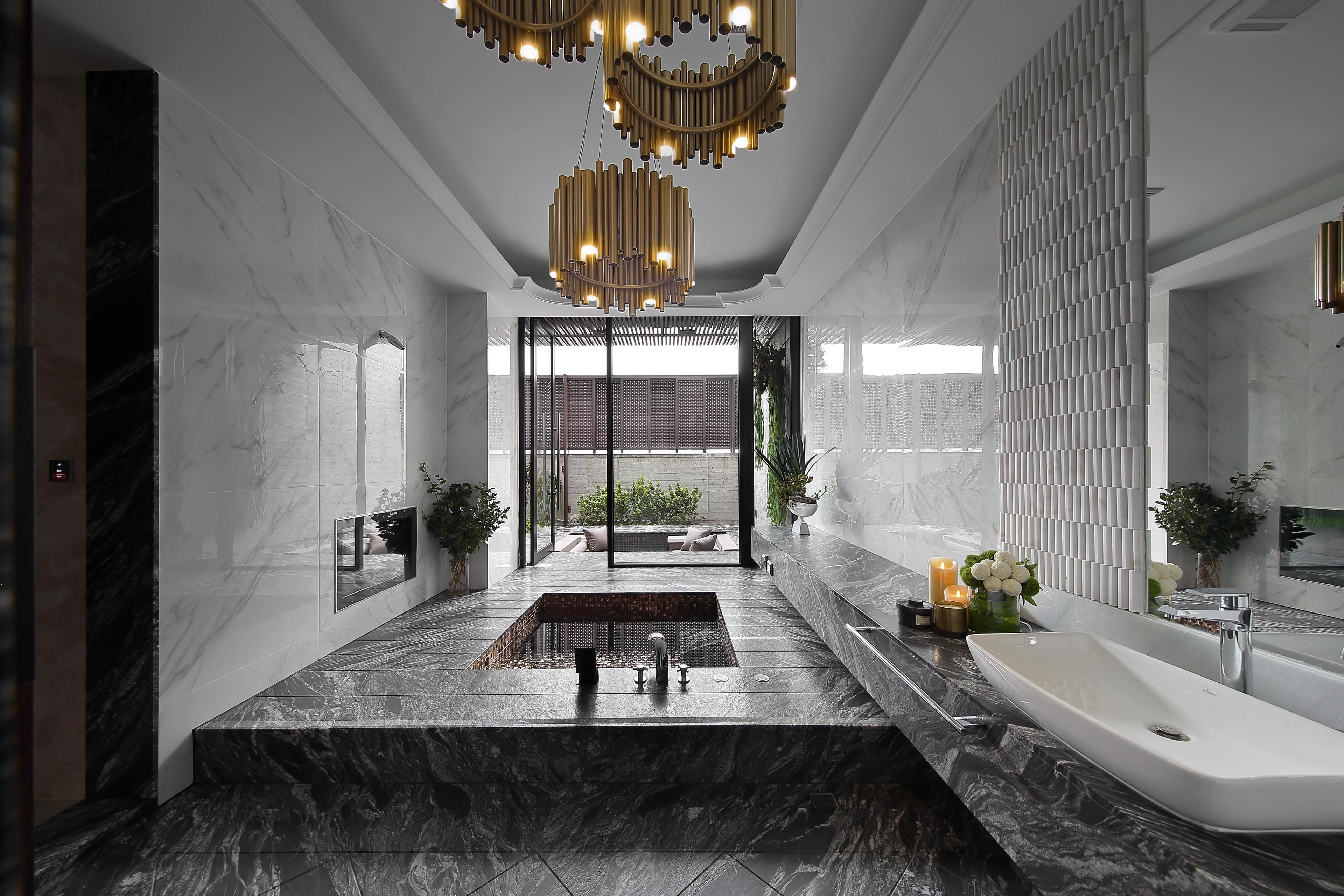 separate bathtub and shower, free toiletries, hair dryer, slippers