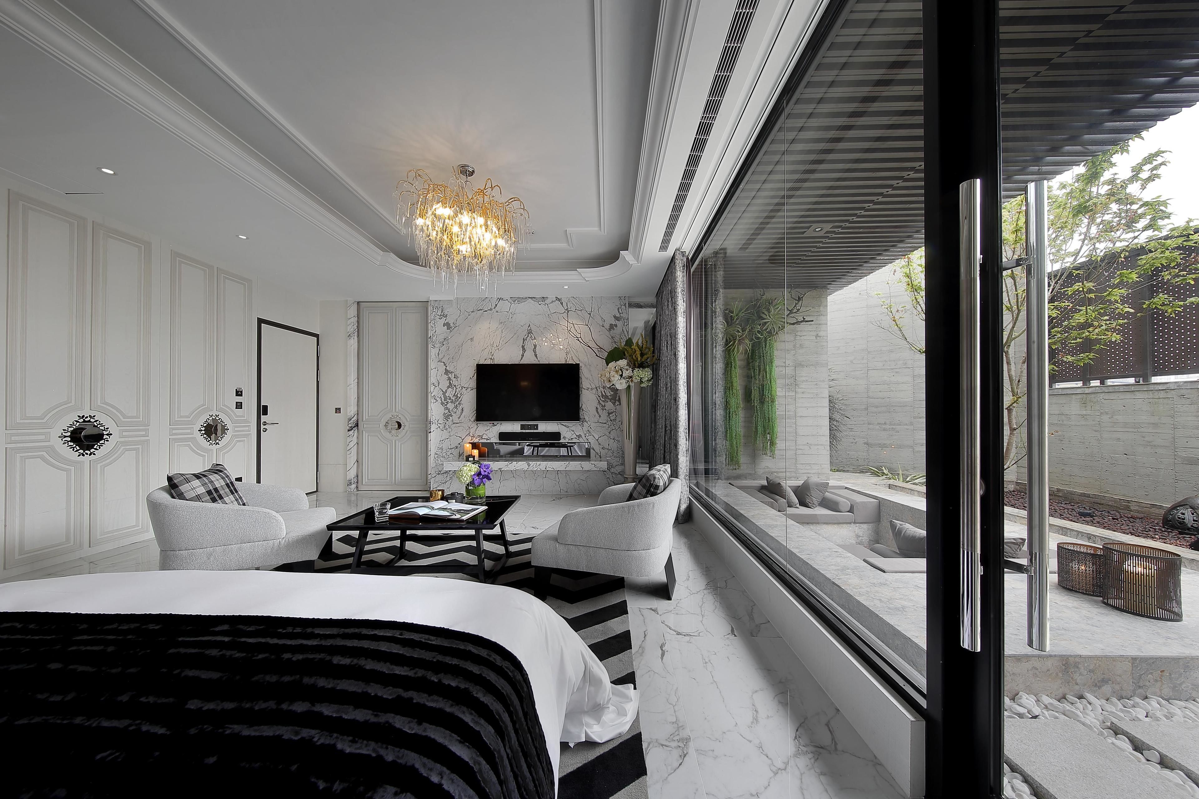 down duvets, minibar, desk, blackout curtains