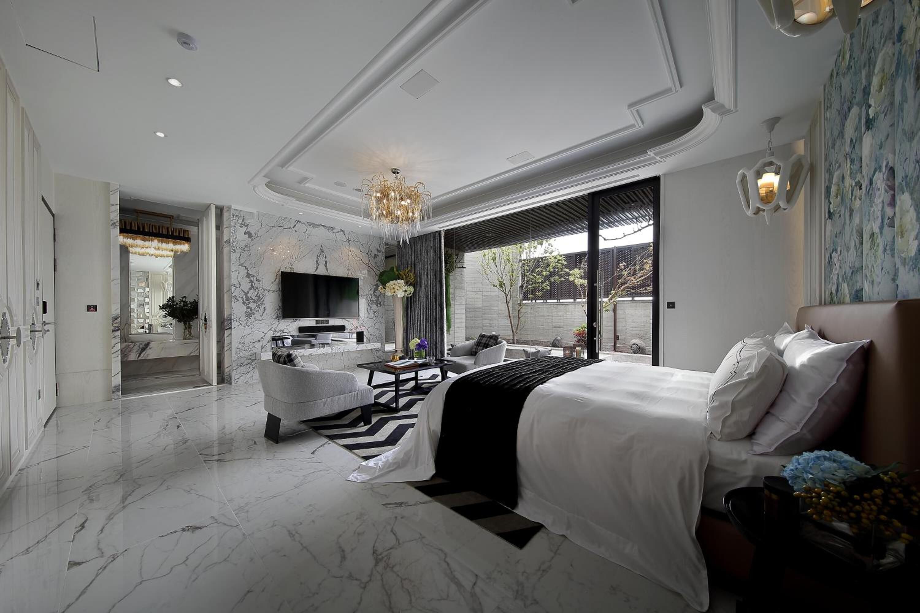 down duvets, minibar, desk, blackout curtains