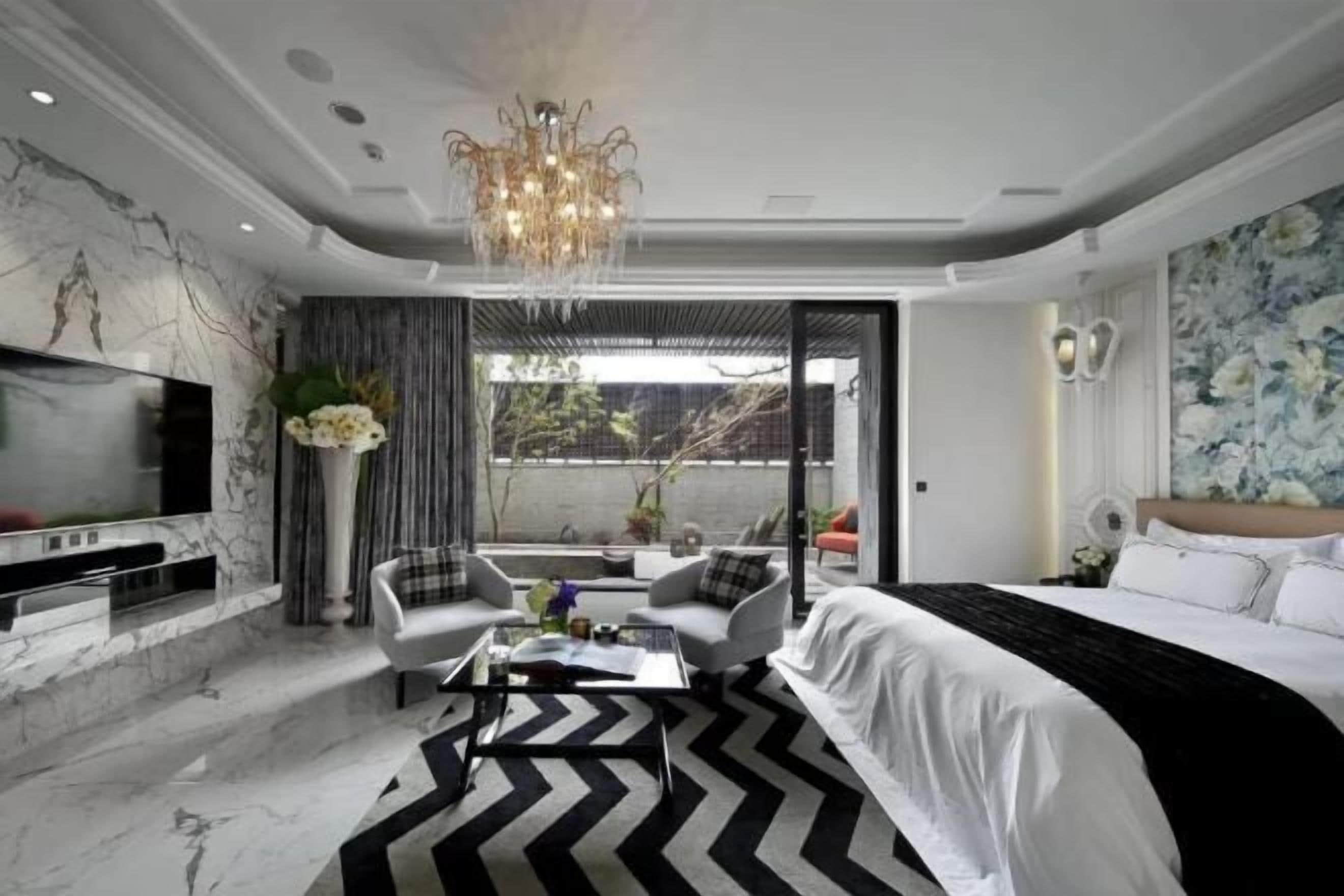 Down duvets, minibar, desk, blackout curtains