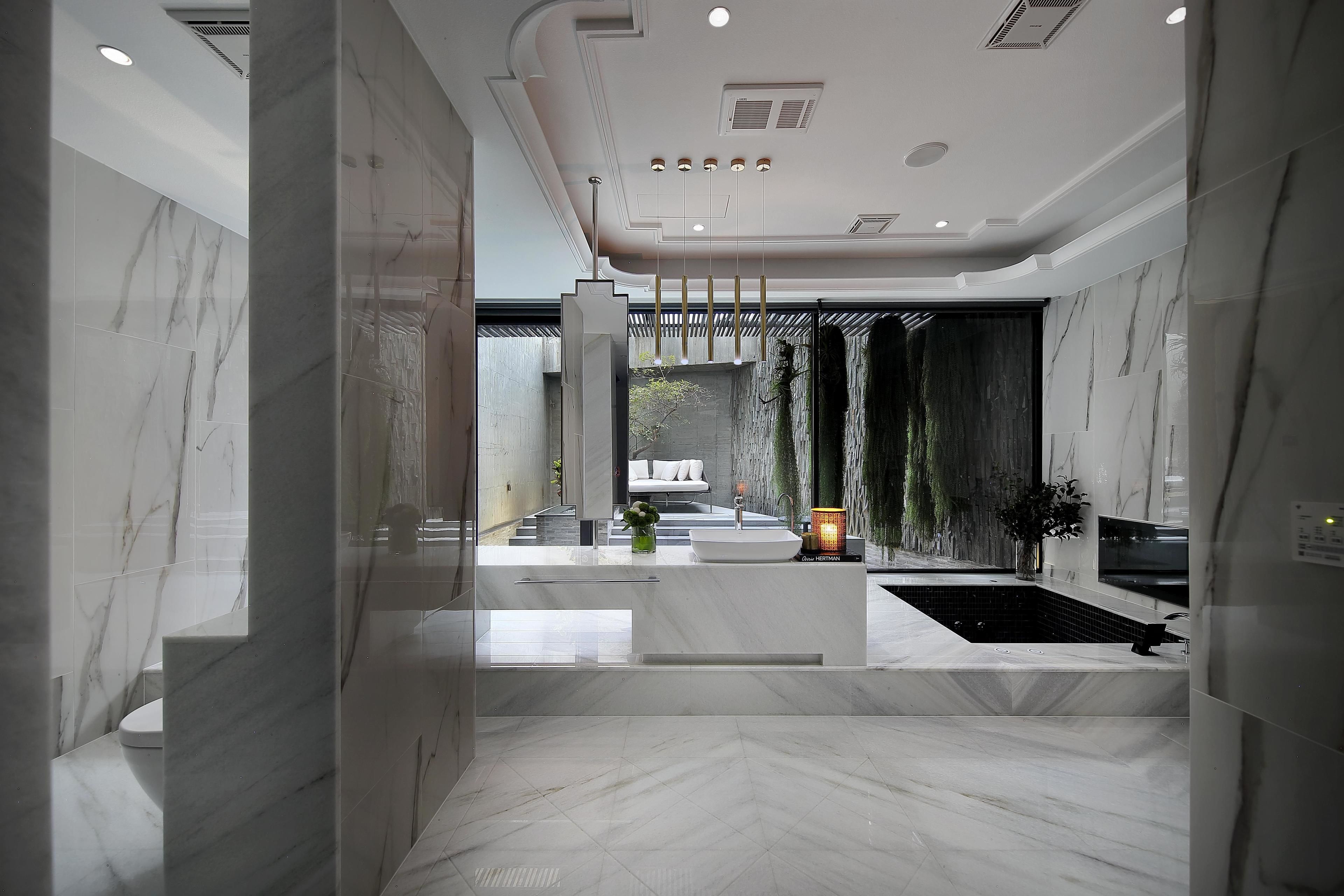 separate bathtub and shower, free toiletries, hair dryer, slippers