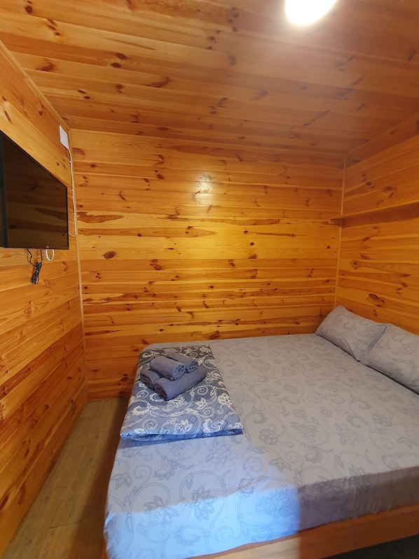 Basic Room, Jetted Tub
