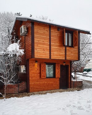 Exterior - Green Set (Belgrade)