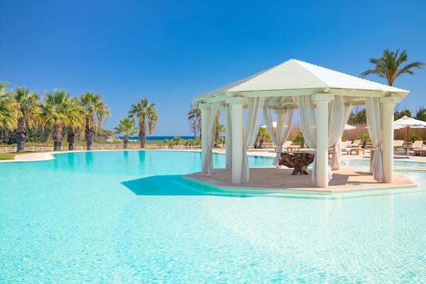 Spiagge San Pietro, A Charming & Relaxing Resort - Sardinia