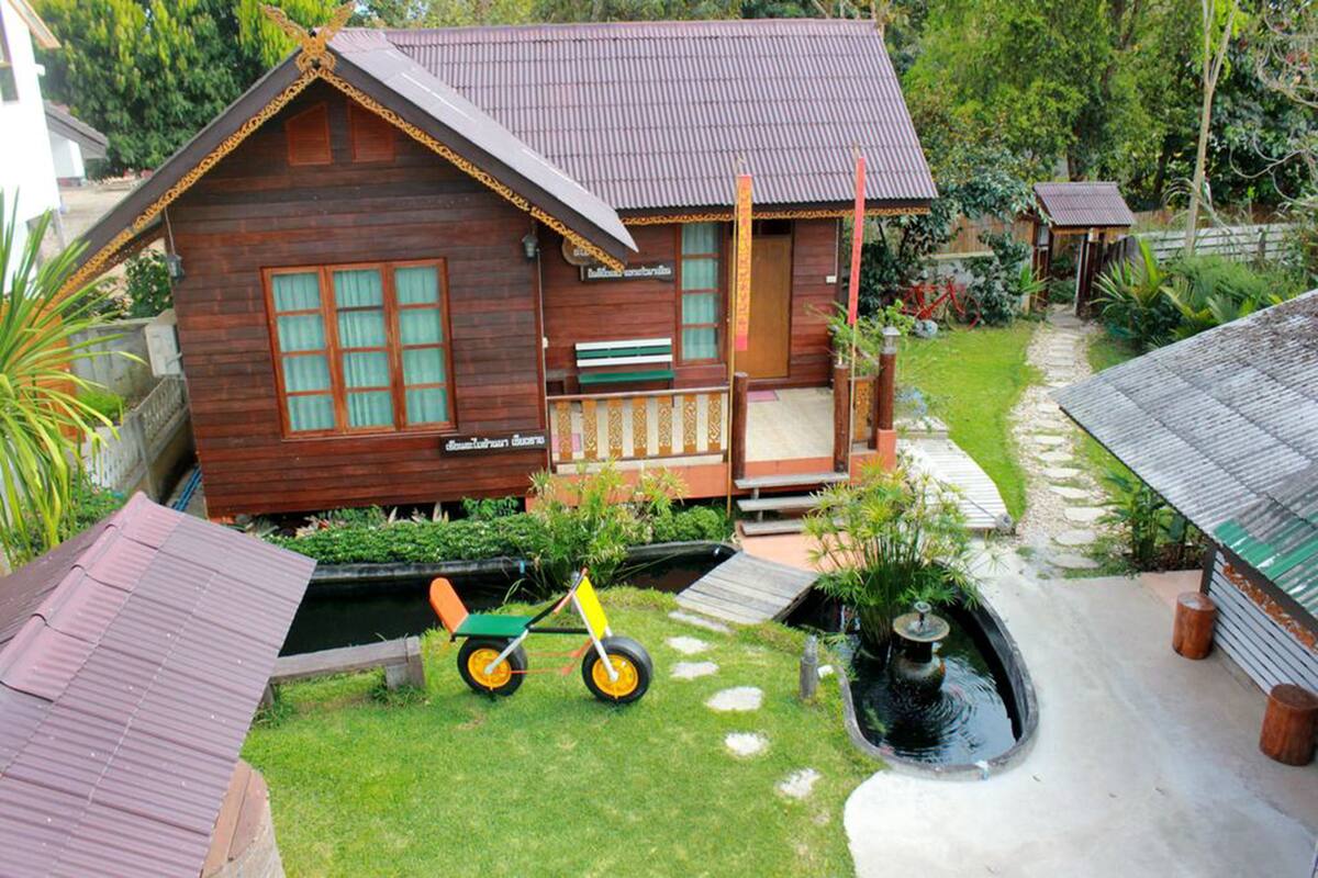 Family Room for 5 Persons | Blackout curtains, free WiFi, bed sheets
