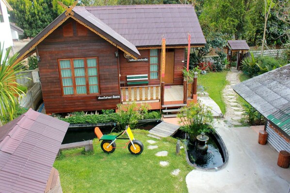 Family Room for 5 Persons | Blackout curtains, free WiFi, bed sheets - Ruen Lamai Lanna (Chiang Rai)