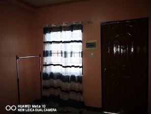 Apartamento família, 1 quarto | 1 quarto, individualmente decorados, individualmente mobiliados