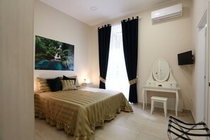 Camera Comfort, 1 letto matrimoniale o 2 letti singoli | Biancheria da letto di alta qualità, una scrivania, Wi-Fi gratuito