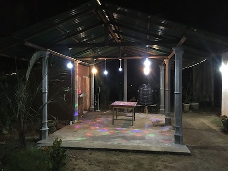 ํ
๋ผ์ค/ํํฐ์ค