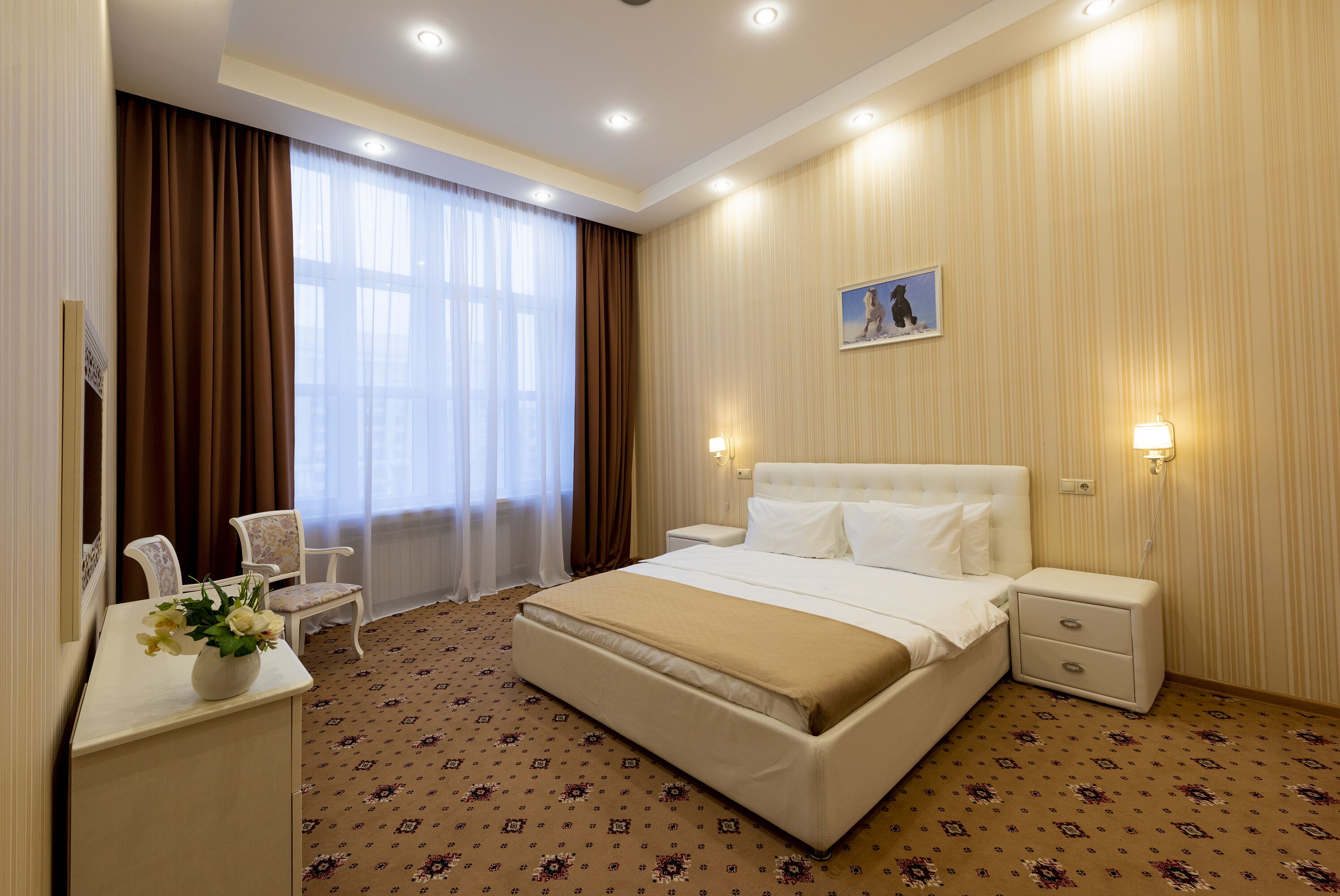 Luxury Suite | Premium bedding, in-room safe, desk, laptop workspace