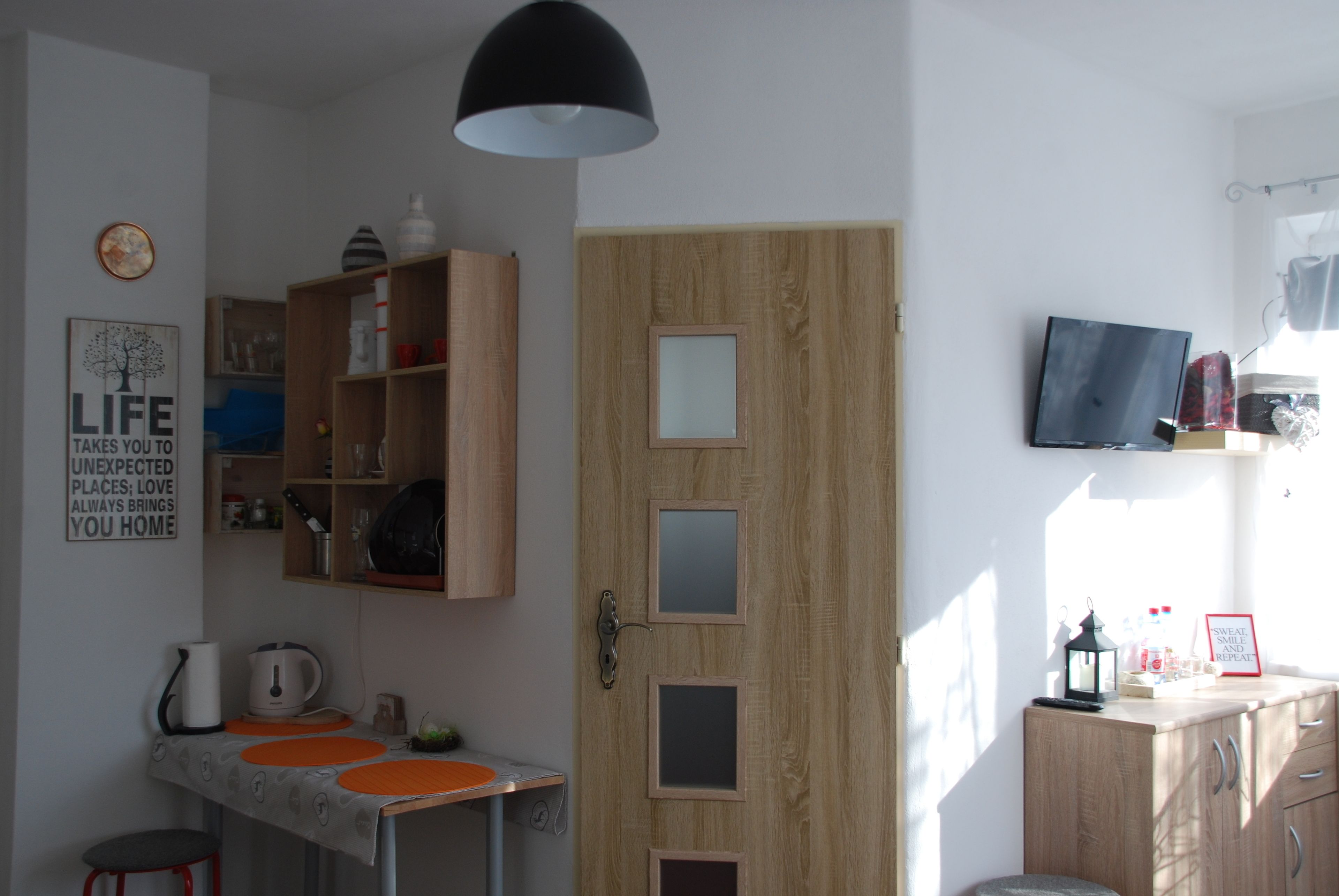 高級雙人房, 冰箱和微波爐, 庭園 | 高級寢具、熨斗/熨衣板、免費無線上網、床單