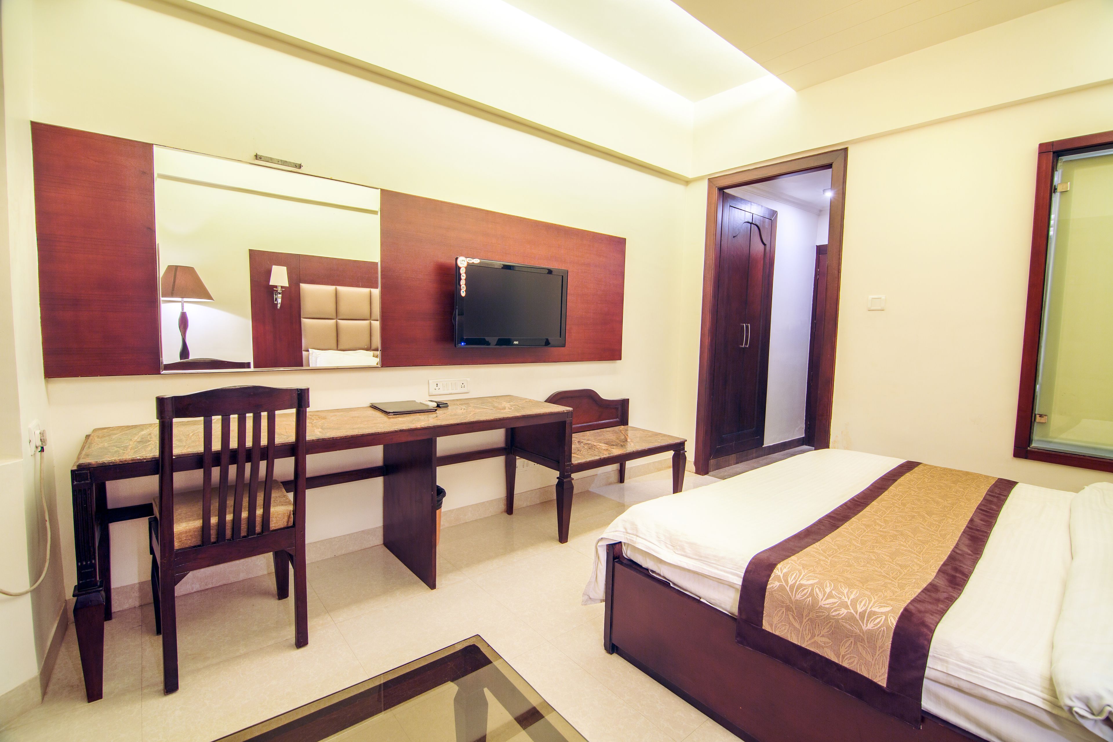 Gold Deluxe | In-room safe, desk, free WiFi, bed sheets