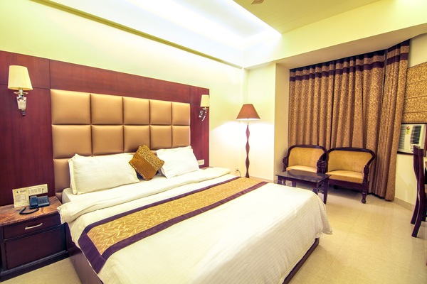 Gold Deluxe | In-room safe, desk, free WiFi, bed sheets
