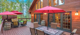Deer Meadow Lodge ~ Nestled on 3 Acres in the "Heart of the Black Hills". 