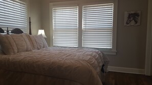 3 室のベッドルーム、デスク、アイロン / アイロン台、WiFi