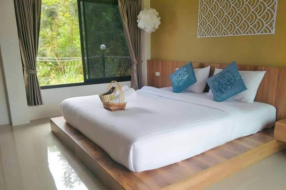 Camera Luxury, 1 letto king, vista canale | Una scrivania, Wi-Fi gratuito