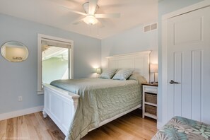 6 bedrooms, iron/ironing board, free WiFi, bed sheets