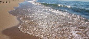 NOUVEAU Luxury West Homefront Beachfront à Woodman Beach - VUES SUR LE LAC - Marchez jusqu'à la ville!