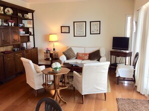 TV, DVD-spiller og bøker