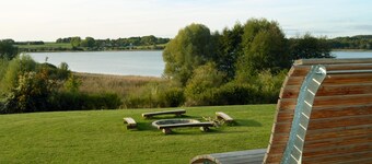 Manor house on the lake with its own steak house!