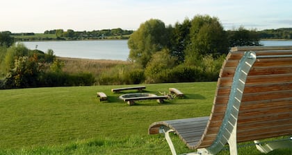 Manor house on the lake with its own steak house!