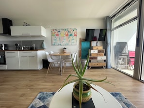 Dining - New south-facing seafront apartment (classified 3*) in a secure residence (Quiberon)