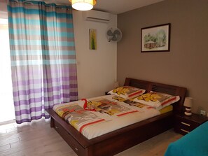 1 chambre, fer et planche à repasser, Wi-Fi, literie fournie