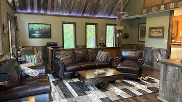 智能電視、DVD 播放機、書籍、影像庫