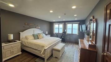 4 chambres, bureau, fer et planche Ă repasser, lit parapluie