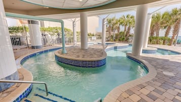 Piscina interna, piscina aquecida