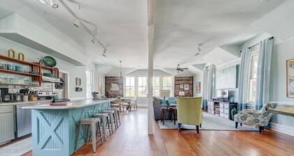 Beautiful Upstairs Suite in The Historic Firehouse At 5th Ave. & Castle St.