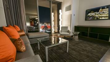 Télévision, lecteur de DVD, chaîne hi-fi