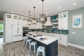 Fridge, microwave, oven, stovetop - Luxury home with AMAZING backyard Pool and Spa! So close to beach and shopping! (Anna Maria)